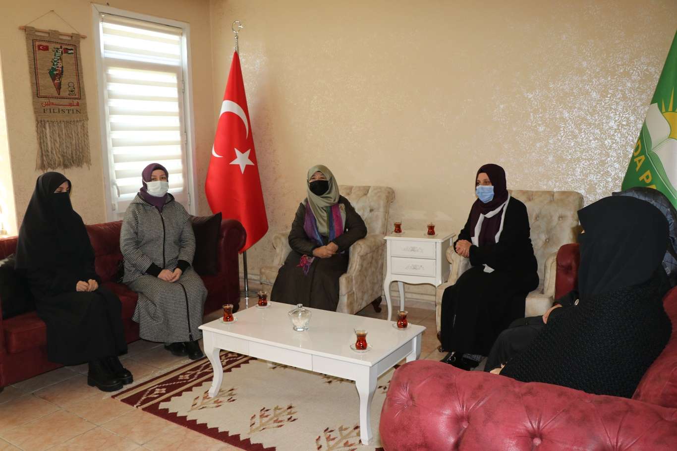Uygur Müslümanlarından HÜDA PAR İstanbul İl Başkanlığına ziyaret